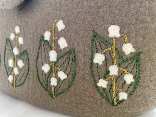 羊毛刺繡フェルトバック/ 鈴蘭＞｜作品｜新着情報｜羊毛
